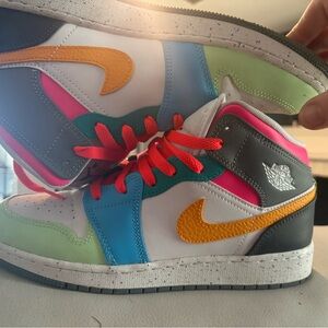 Nike air Jordan. YOUTH SIZE 7. Fits a women’s 9. 
Like new. Worn about 5 times.